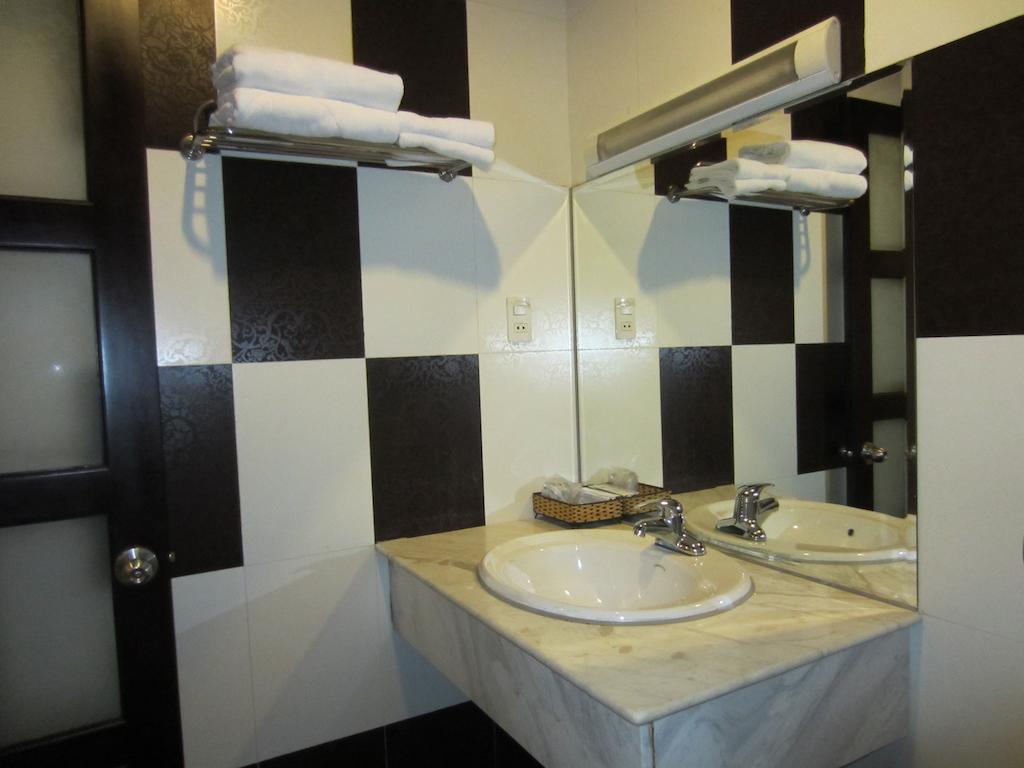 Nam Son Hotel Ho Chi Minh City Room photo